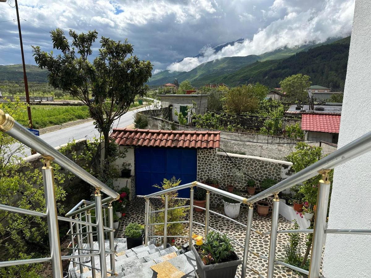Guest House Krishen Përmet Exterior foto