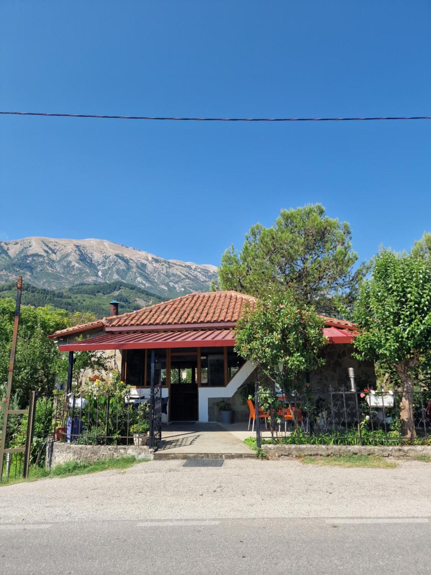Guest House Krishen Përmet Exterior foto